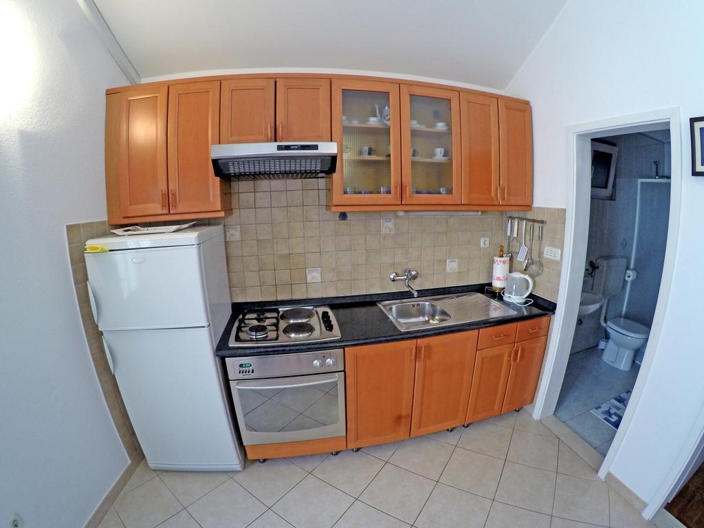 Apartments Ivic Бол Екстериор снимка