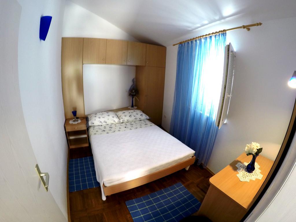Apartments Ivic Бол Екстериор снимка