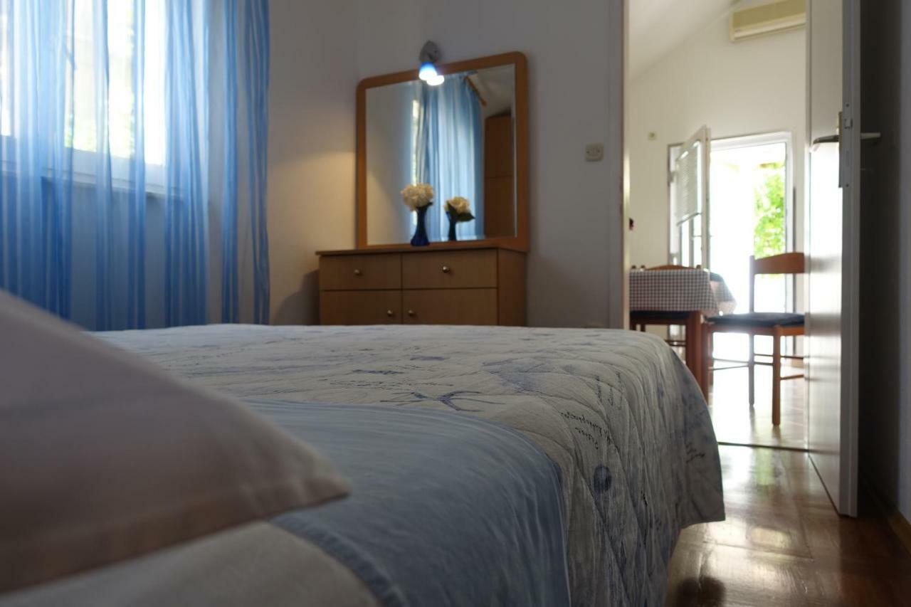 Apartments Ivic Бол Екстериор снимка