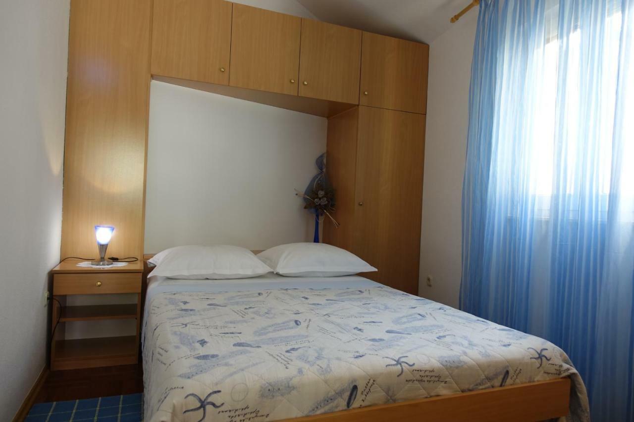 Apartments Ivic Бол Екстериор снимка